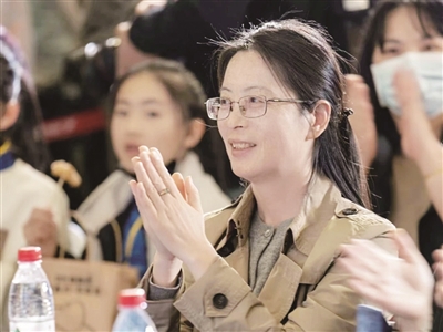 浦东新区政协委员王雅琴