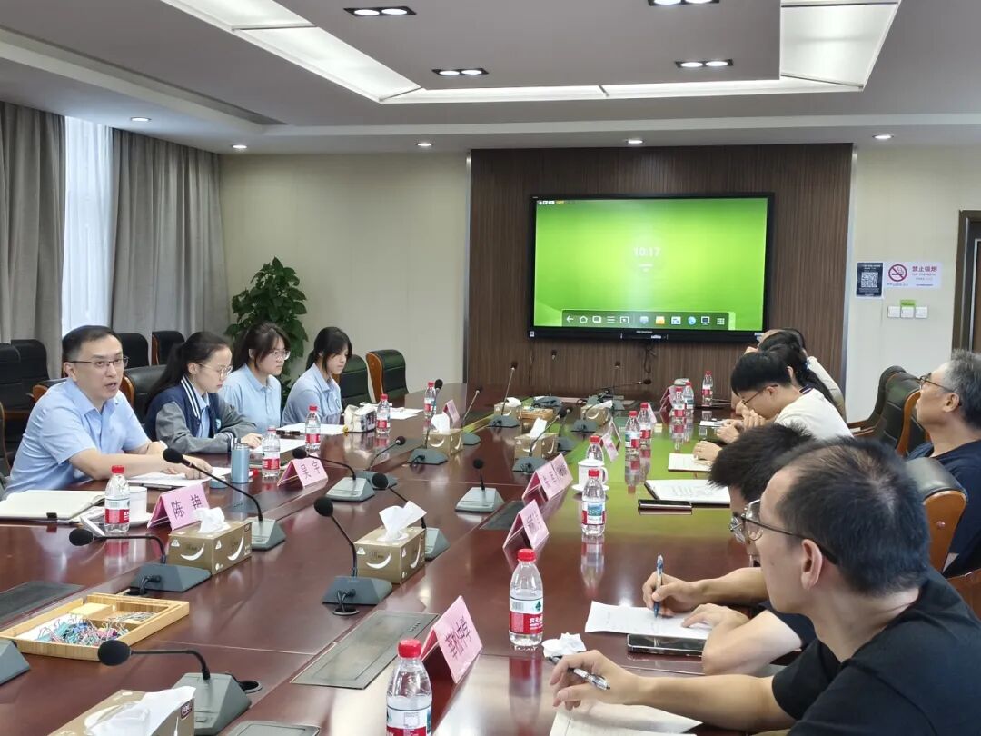 区政协常委、区审计局局长吴宇与上师闵分同学结对调研