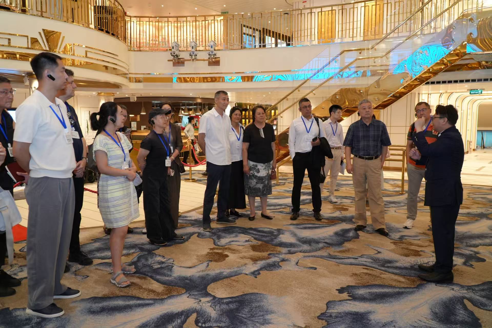 调研首艘国产大型邮轮“爱达·魔都号”