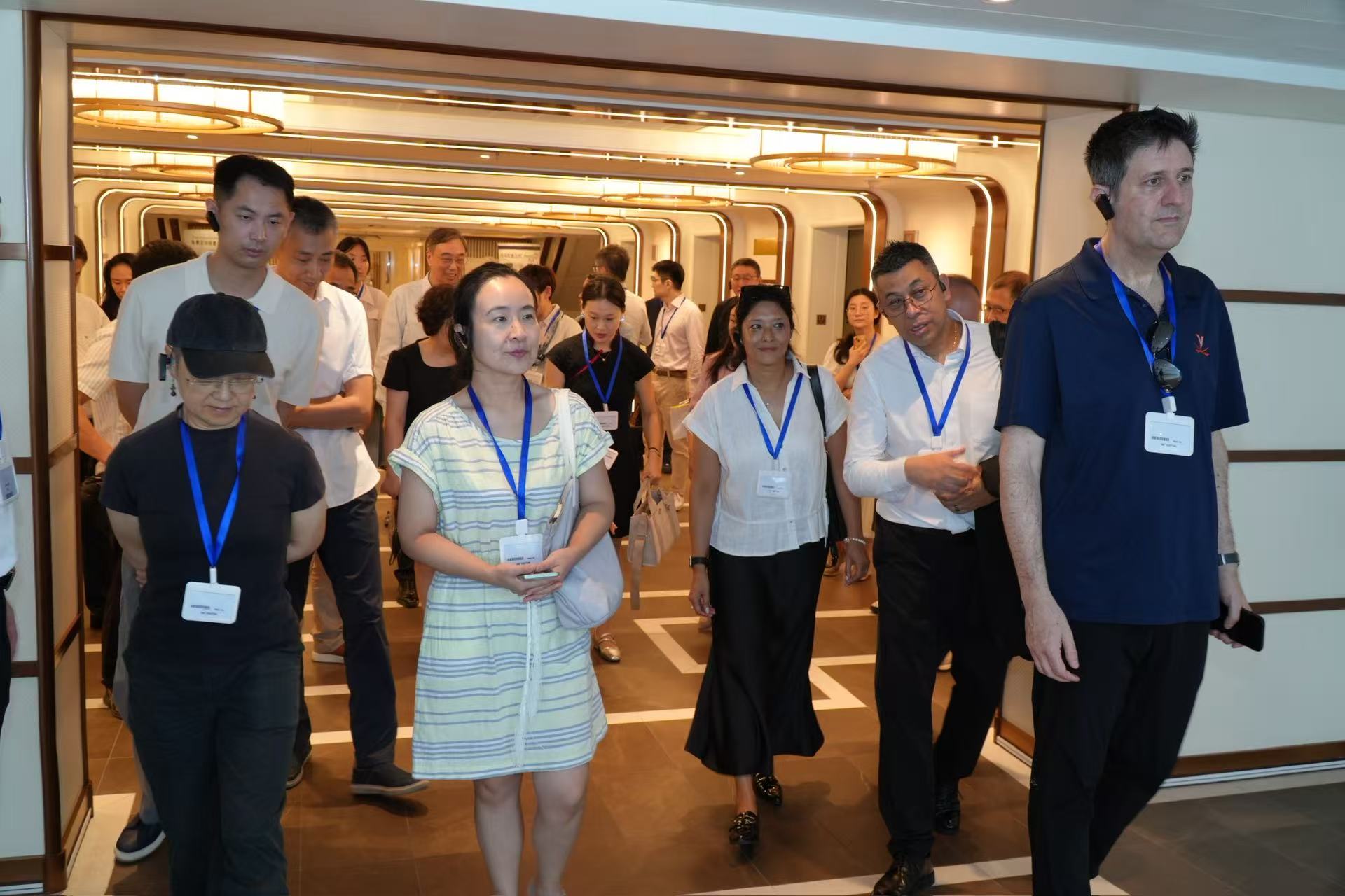 调研首艘国产大型邮轮“爱达·魔都号”