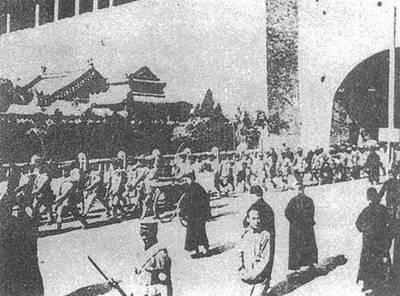 1924年,冯玉祥发动“政变”,派遣将领进入紫禁城