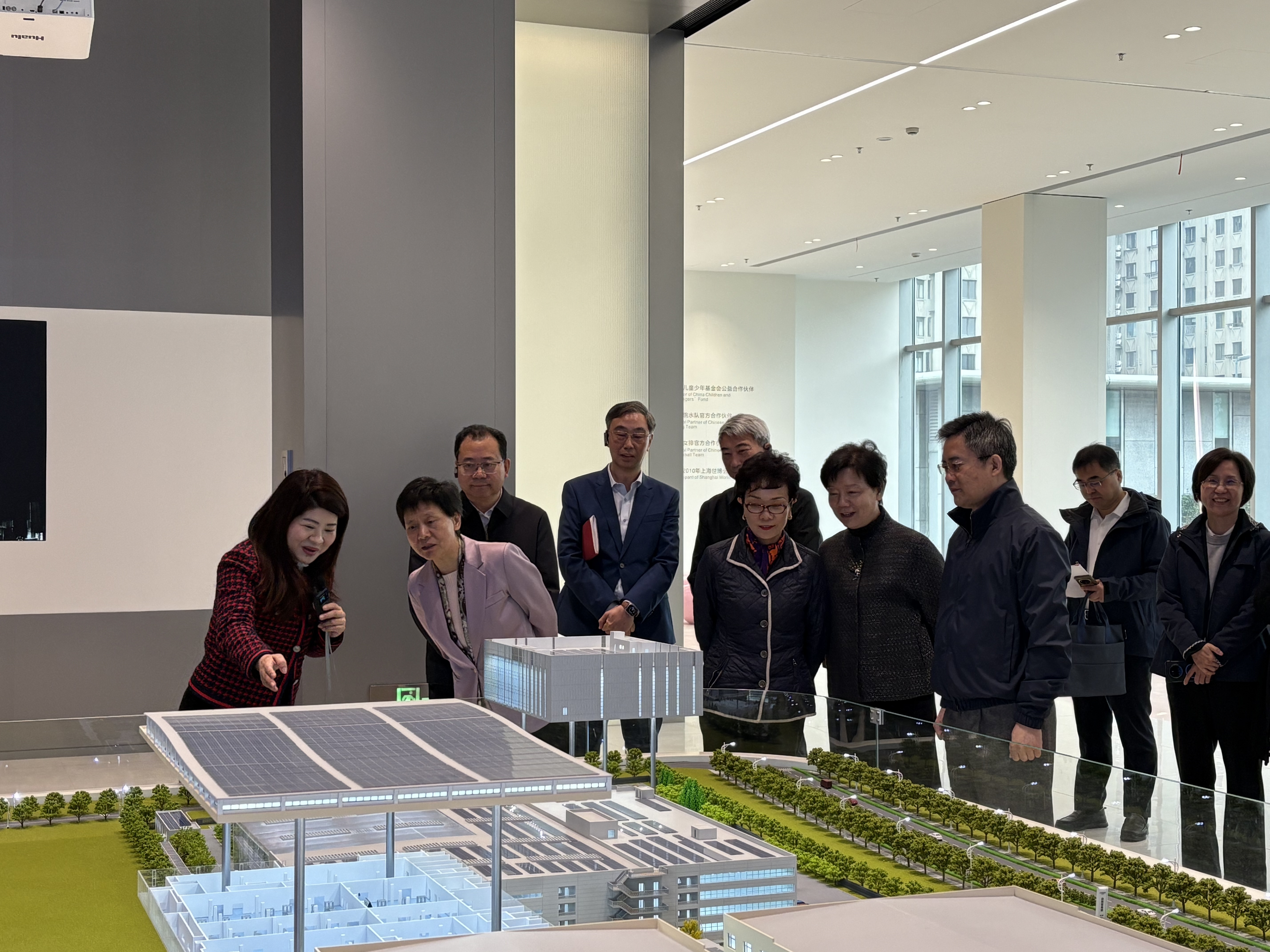 考察调研东方美谷·自然堂未来美妆城