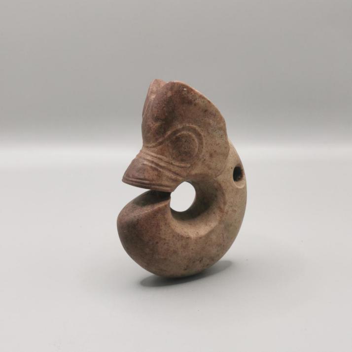 郑家沟遗址一号积石冢出土玉龙