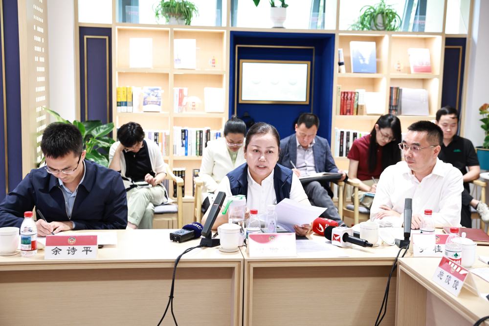 2025年5月13日,上海市政协召开“十五五”期间促进体育消费社情民意面对面协商座谈会。