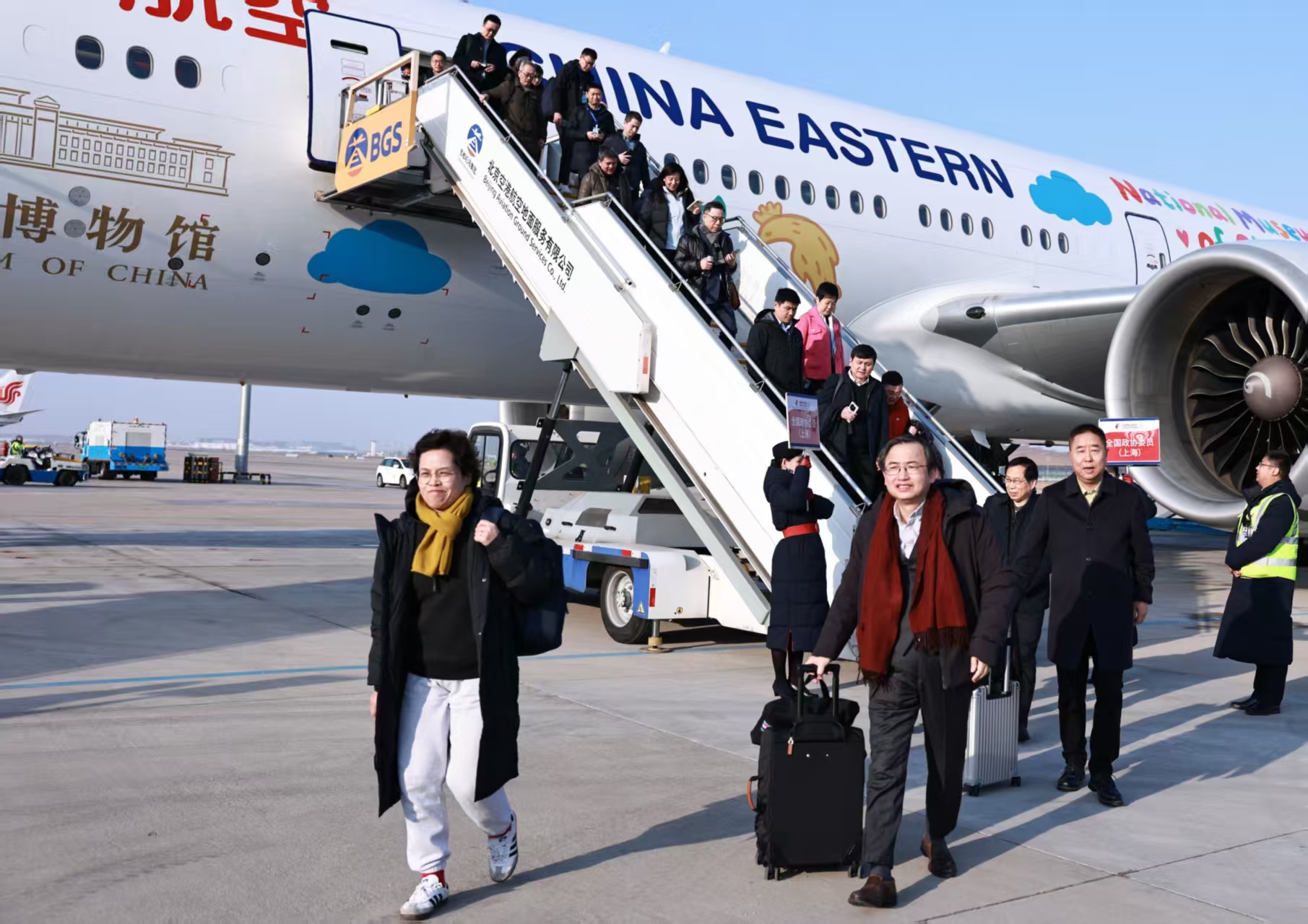 委员抵京 摄影:张昊