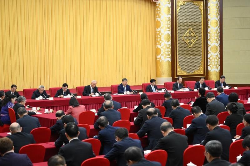 2026年3月6日，习近平总书记看望参加全国政协十四届四次会议的农工党、九三学社、医药卫生界、社会福利和社会保障界委员，并参加联组会，听取意见和建议。