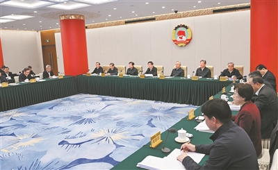 3月25日,全国政协在北京召开远程协商会,中共中央政治局常委、全国政协主席王沪宁主持会议。本报记者 姜贵东 摄