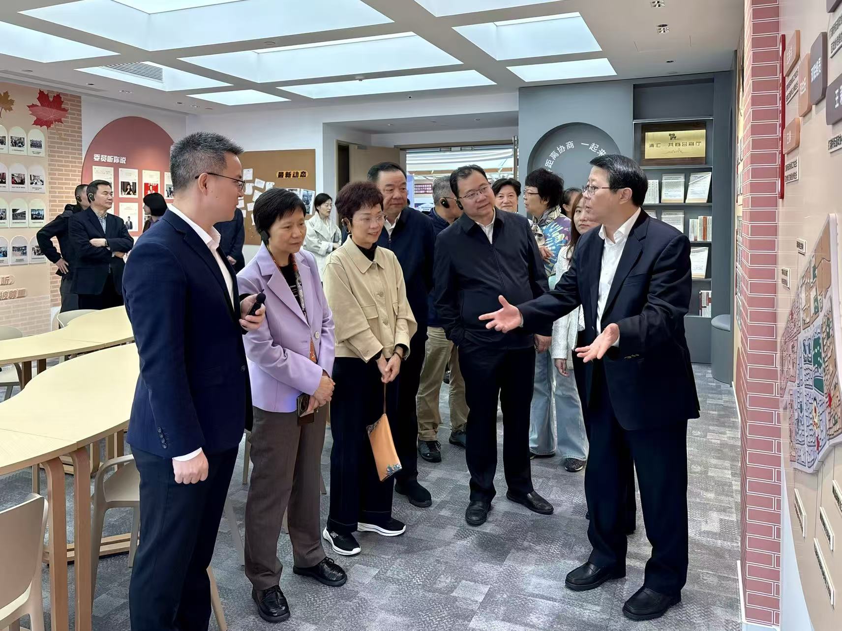 调研打浦桥街道政协委员工作站