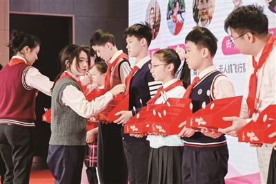 少代会“一棒一票”