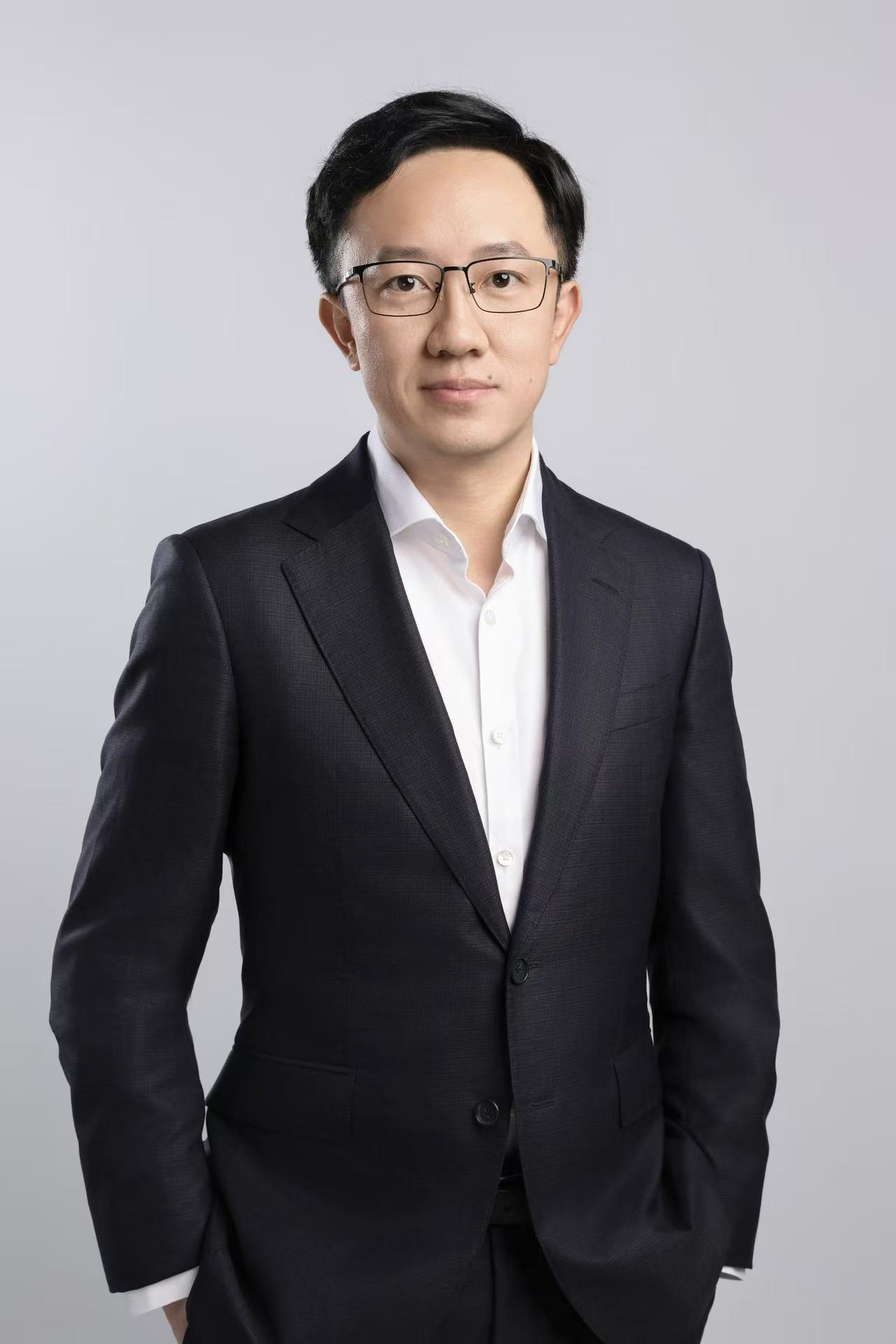 顾捷：上海市政协委员<BR/>上海傅利叶智能科技股份有限公司创始人兼CEO<BR/>2026全国五一劳动奖章获得者
