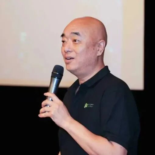 上海影协主席、导演 郑大圣