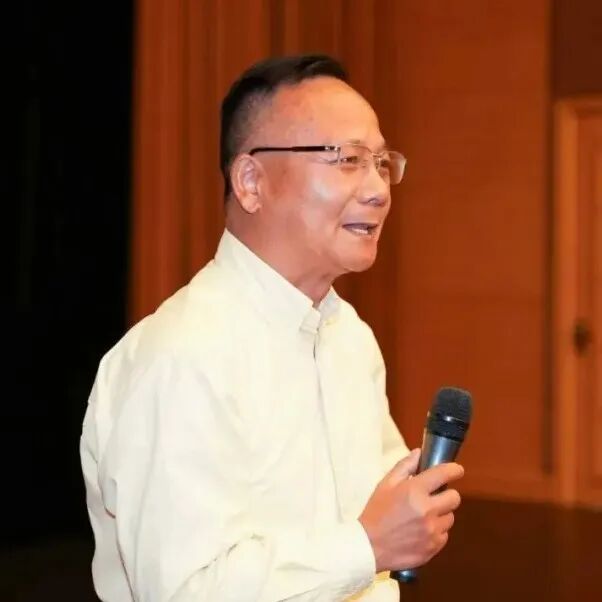 影评人 赵建中