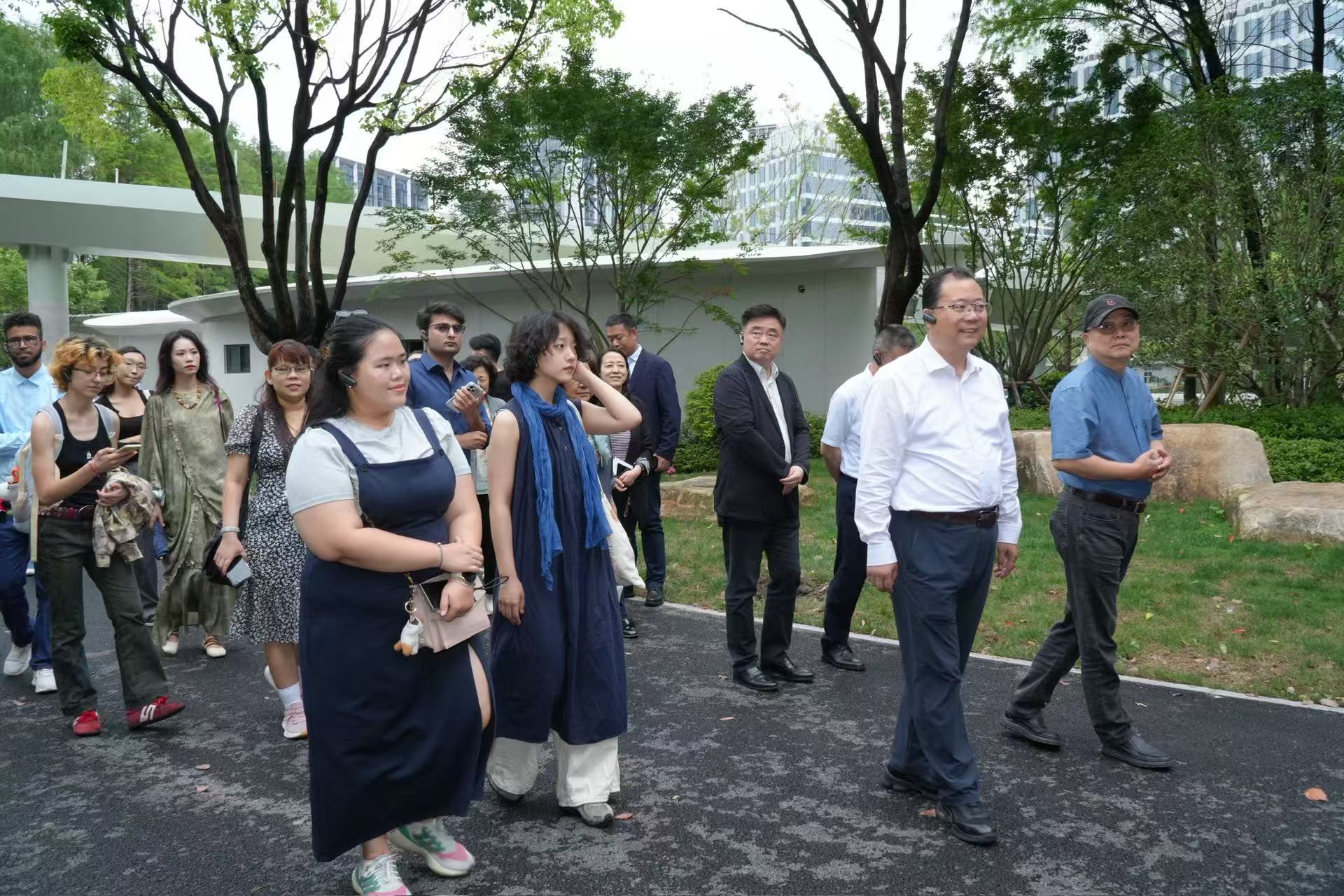 参观莲溪公园