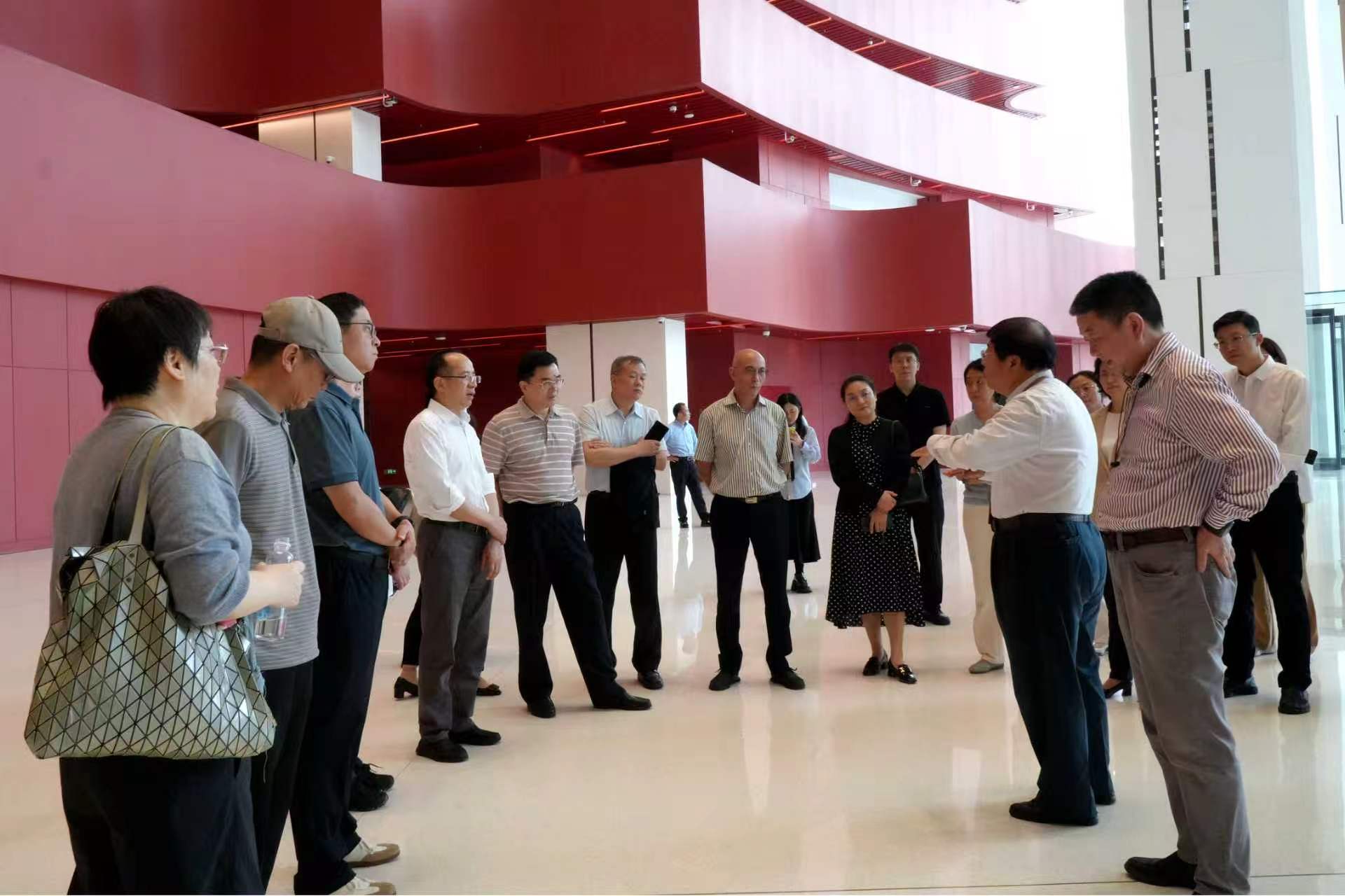 参观上海大歌剧院