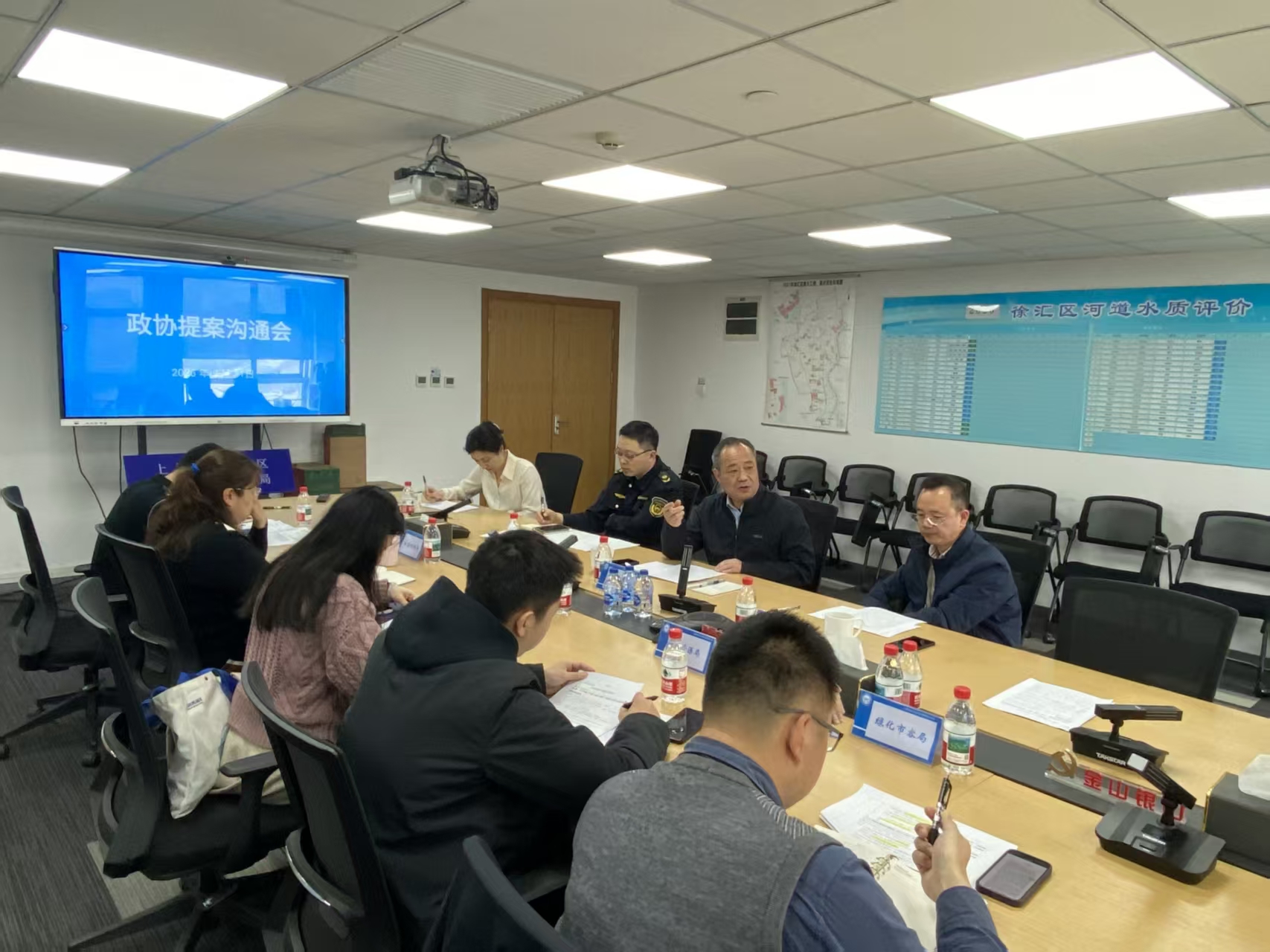 提案承办单位与政协委员就提案办理进行协商 徐汇区政协供图