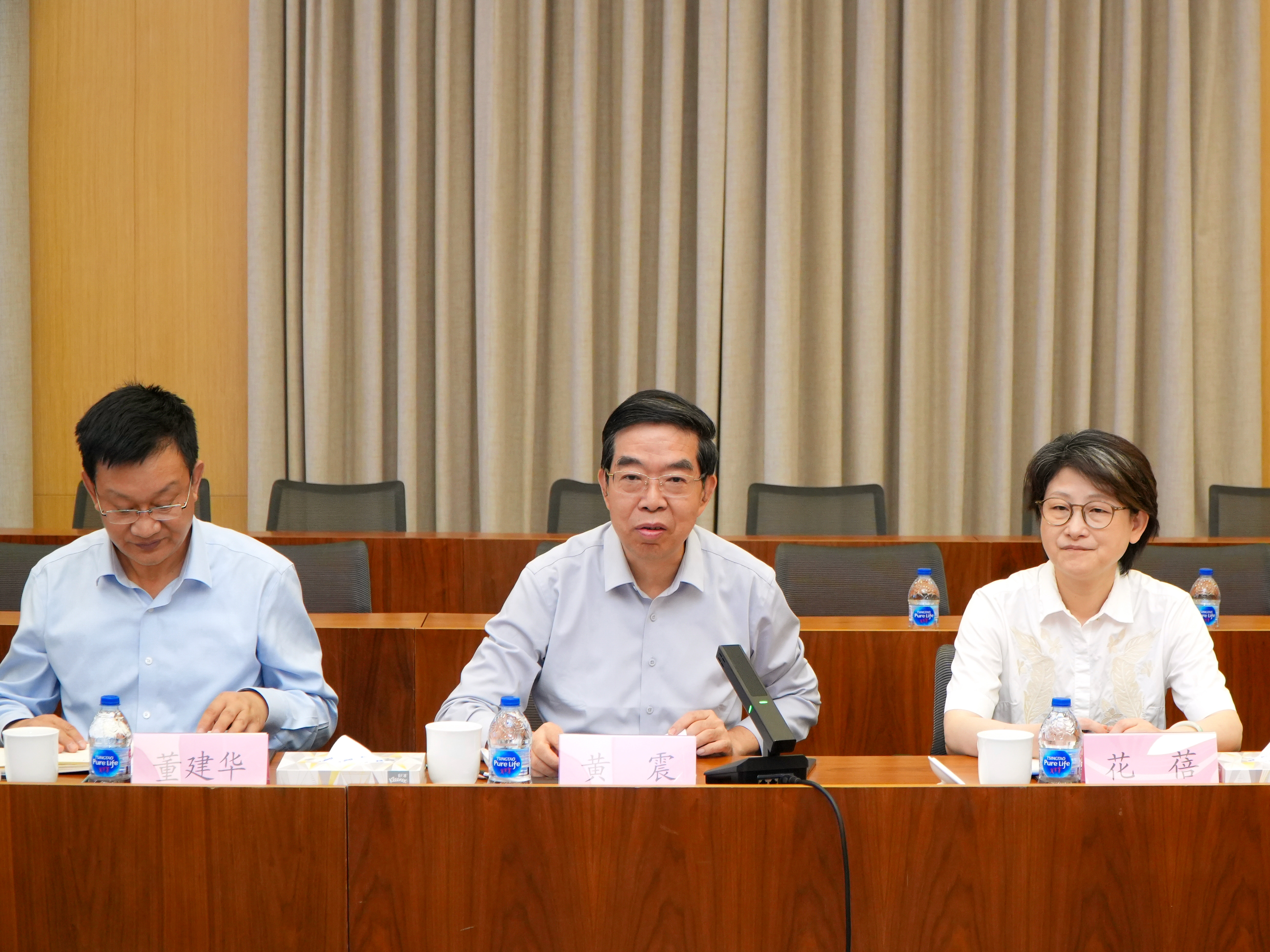 市政协副主席黄震讲话 施丹璐摄
