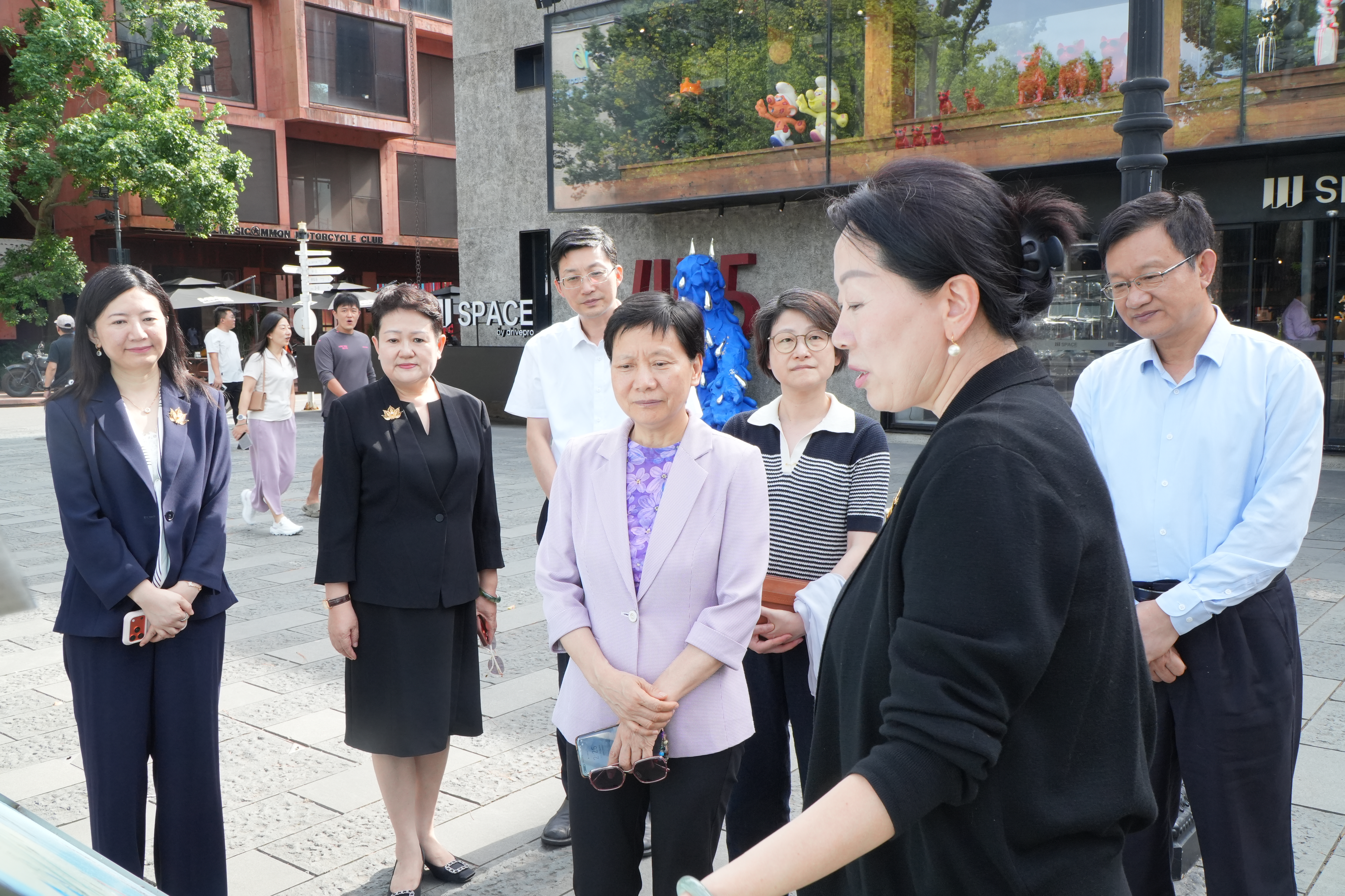 调研浦东新区EKA·天物园区