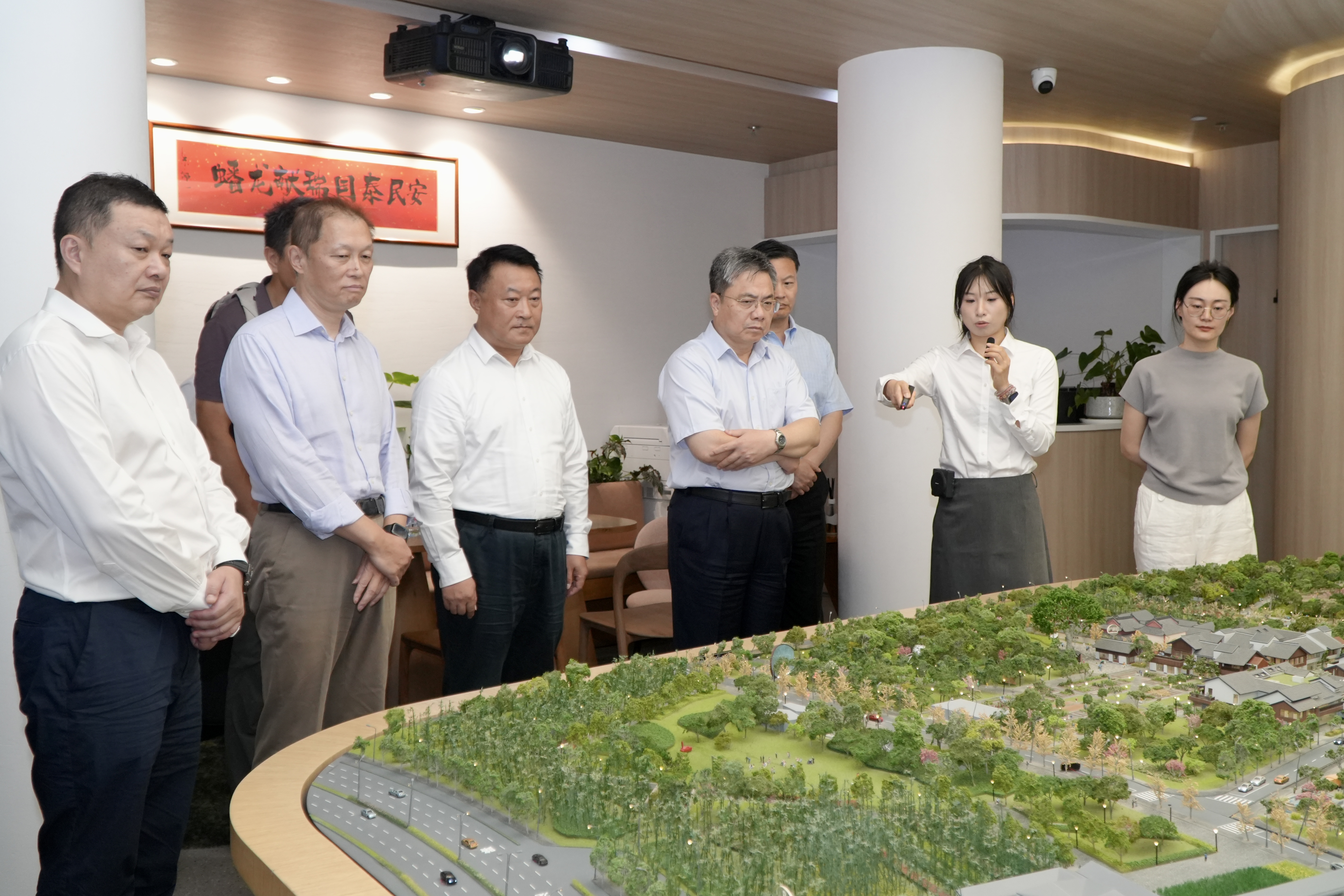 调研组考察蟠龙天地