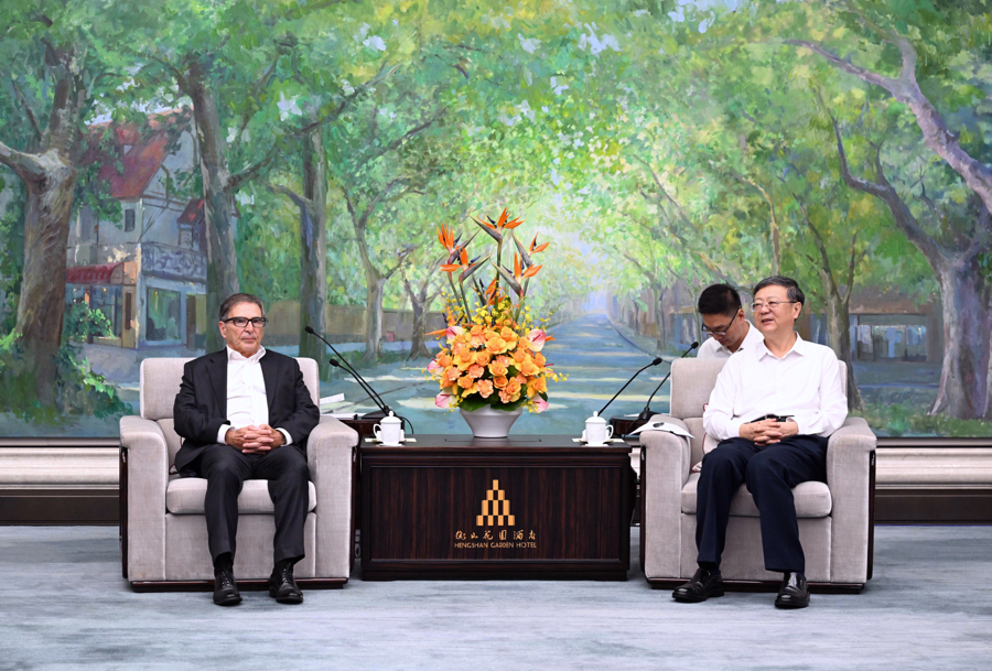 会见巴西淡水河谷公司董事会主席欧立言