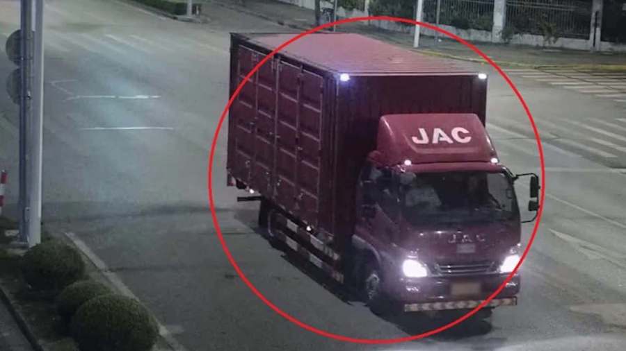 货车装满偷来的共享单车,意欲到外地拆解倒卖