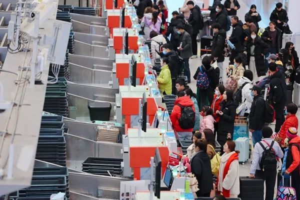 春运期间的首都机场（记者汪洋/摄）