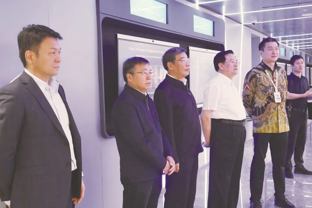 2023年9月25日,全国政协经济委员会代表团在印度尼西亚雅加达访问,就国际产业转移进行调研。