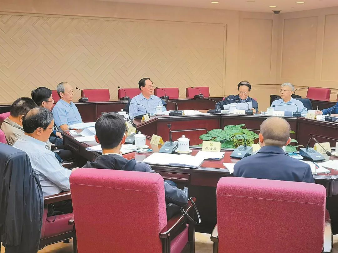 2023年10月,全国政协人口资源环境委员会研究“加强生态环境保护,推进美丽中国建设”专题议政性常委会会议大会发言工作。