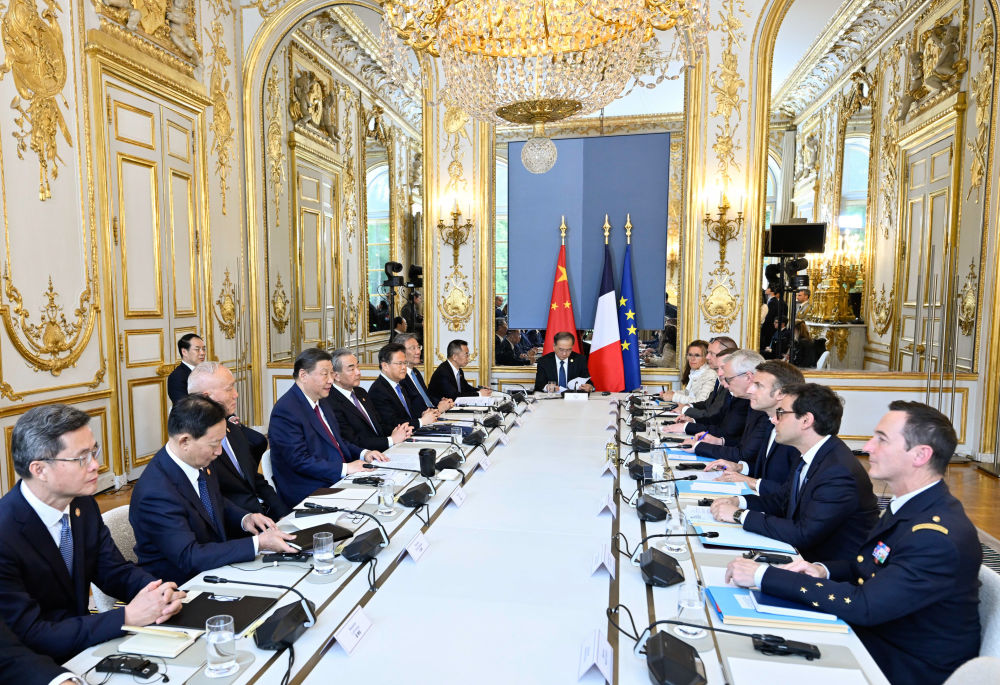 当地时间5月6日下午，国家主席习近平在巴黎爱丽舍宫同法国总统马克龙举行会谈。新华社记者 殷博古 摄